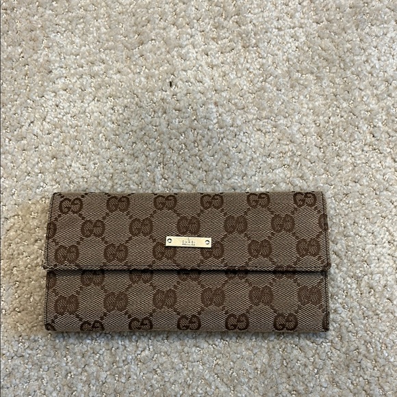 Gucci Beige and Brown Monogram Clutch - Picture 1 of 11